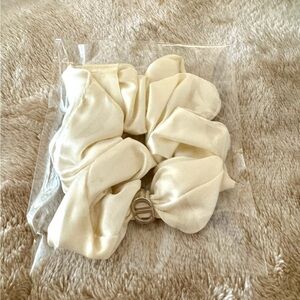 DIOR | Satin Ivory Scrunchie
